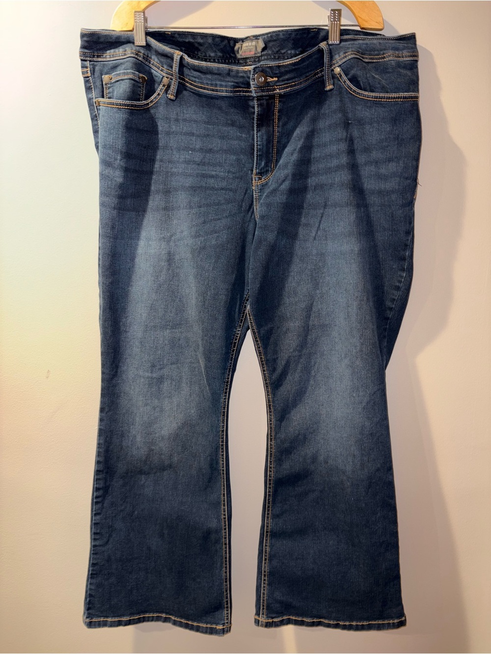 Torrid Women's Luxe Slim Boot Jeans Size 24S